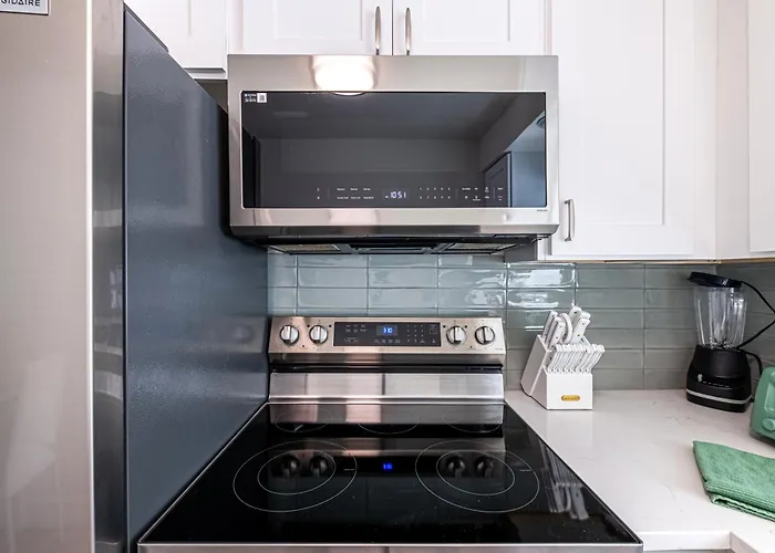 2bd 2ba Sunview 6 2mins To Beachpool! *