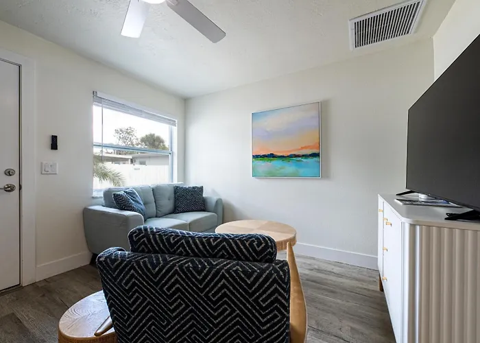 2bd 2ba Sunview 6 2mins To Beachpool! Apartment