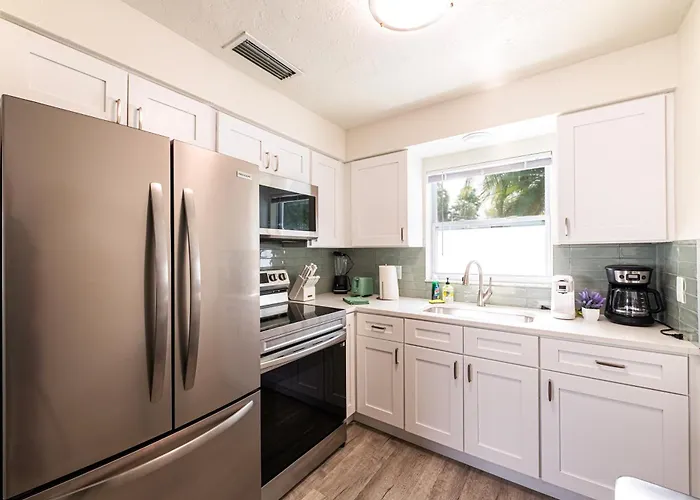 2bd 2ba Sunview 6 2mins To Beachpool! *