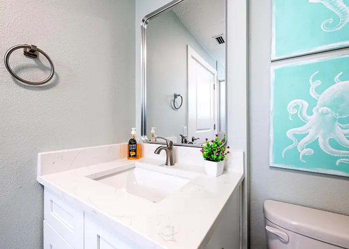 Apartment 2bd 2ba Sunview 6 2mins To Beachpool!