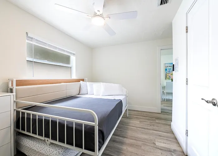 2bd 2ba Sunview 6 2mins To Beachpool! Apartment
